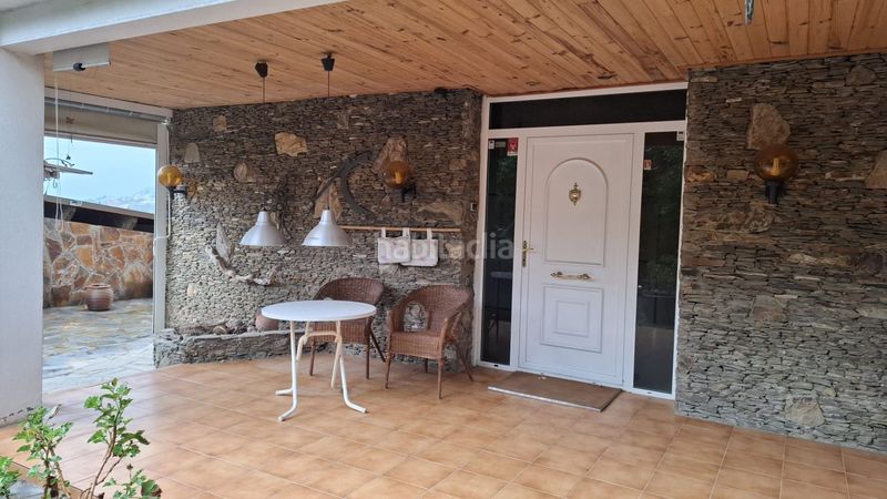Foto da9ee072-066a-4d36-ab08-41c5e5ec9a1f. Casa amb calefacció piscina a Vallirana