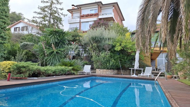 Foto e7f5d4f4-9357-4a31-a185-b15a8ac36baa. Casa amb calefacció piscina a Vallirana