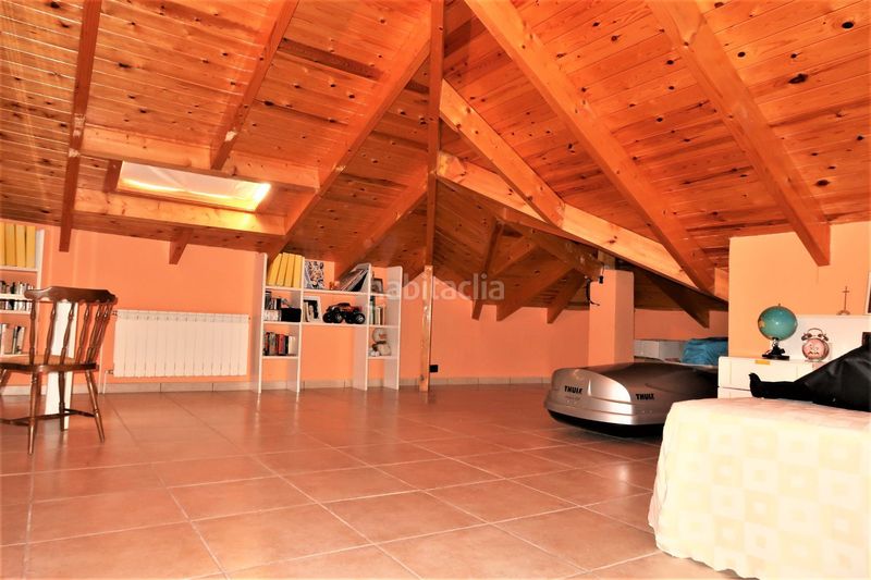 Foto 4756ffc5-8c12-4ae3-8d42-d458e515f9a8. Casa amb calefacció a Vallirana
