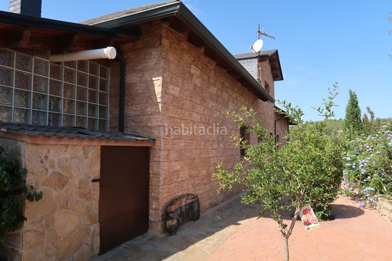 Foto f41fe022-4df2-4d64-a442-721c823c8c1e. Casa amb calefacció a Vallirana