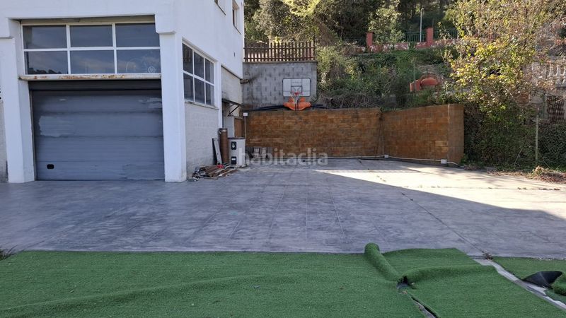 Foto d20d904a-73bf-4f61-833d-e87bc05ff787. Casa amb calefacció a Vallirana