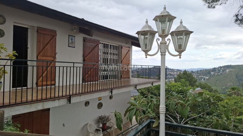 Foto f272e5b6-36e0-4054-9af7-bafc2a98a141. Casa amb calefacció piscina a Vallirana