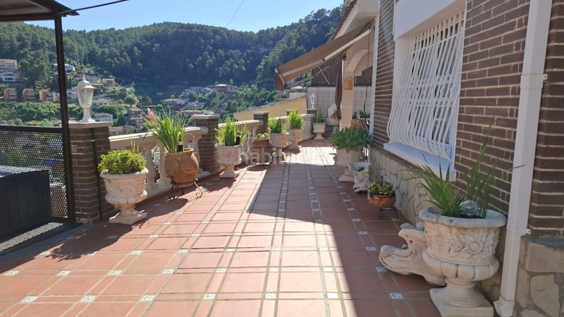 Foto 92e446e1-3a01-478d-8566-255ed376ae51. Casa amb calefacció piscina a Vallirana