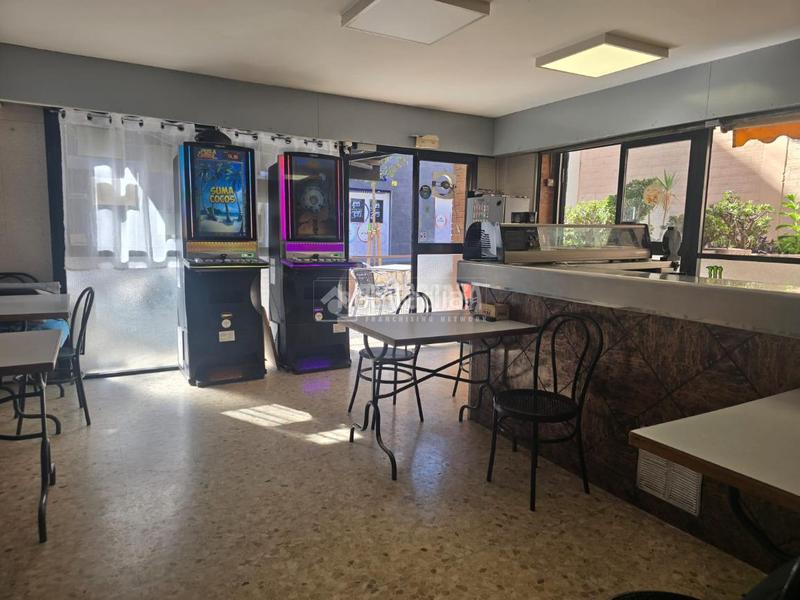 Foto e2facddd-6816-46b6-9d97-b009cf2decfa. Local comercial a La Teixonera Barcelona