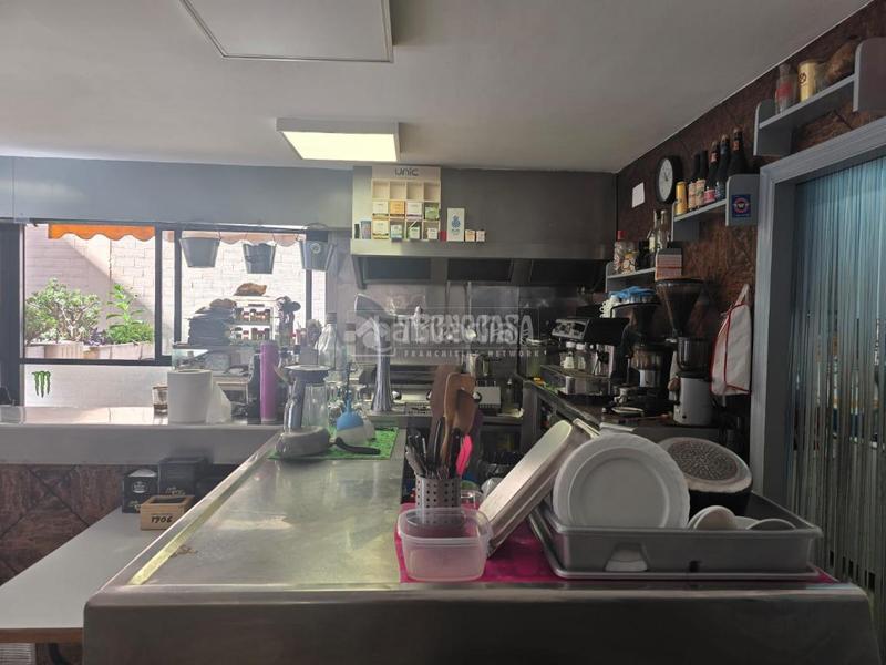 Foto eb82f4a8-9284-48b5-b397-c5780052b969. Local comercial a La Teixonera Barcelona