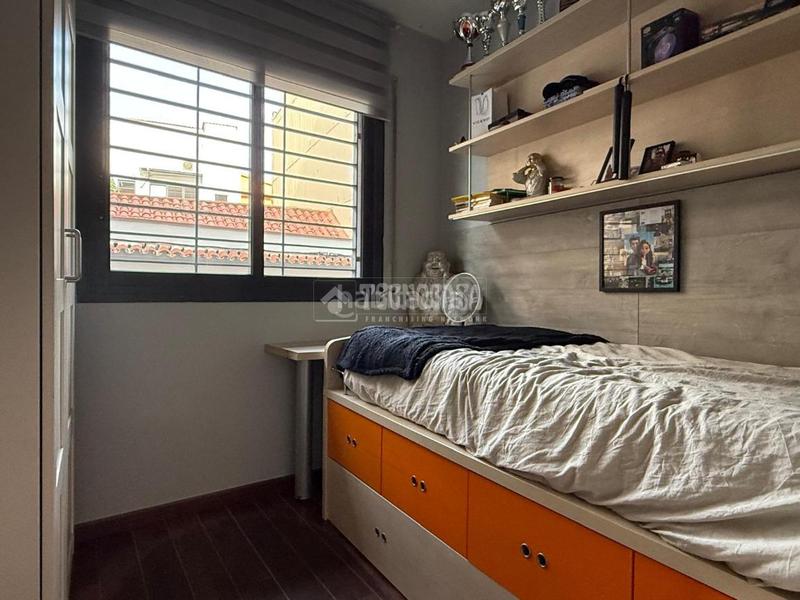 Foto 6843bdd2-ec24-478b-bbe6-573ff99e8d96. Piso  en venta en La Teixonera Barcelona
