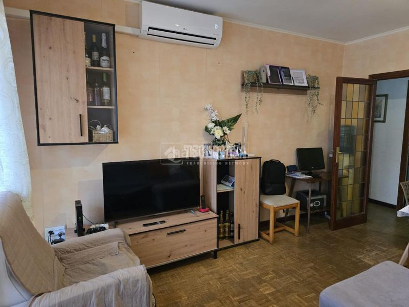 Foto e7ed5e99-eb17-4812-adc5-f01768aca073. Pis a Vall d´Hebron Barcelona