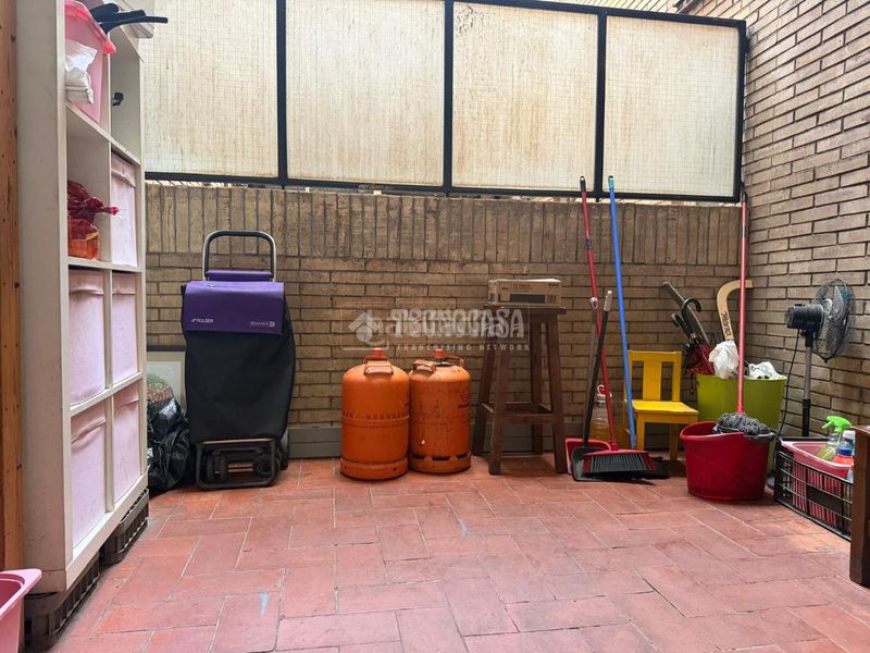 Foto e3bc72e9-95b2-45a9-a091-bb6c49cae0b6. Local comercial a La Teixonera Barcelona