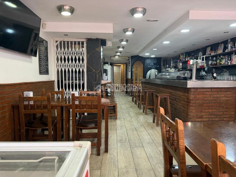 Foto e76c8f9b-d4d8-4a16-9825-55429df3cc19. Local comercial a La Teixonera Barcelona