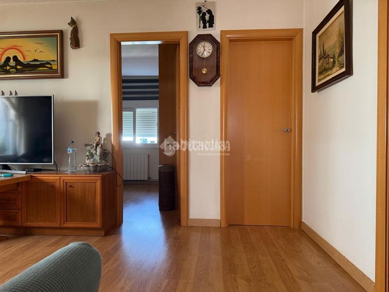 Foto 5a501268-c6b7-4dba-a22a-35c4d437c125. Pis amb aparcament a La Teixonera Barcelona