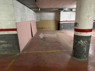 Aparcament cotxe a La Teixonera