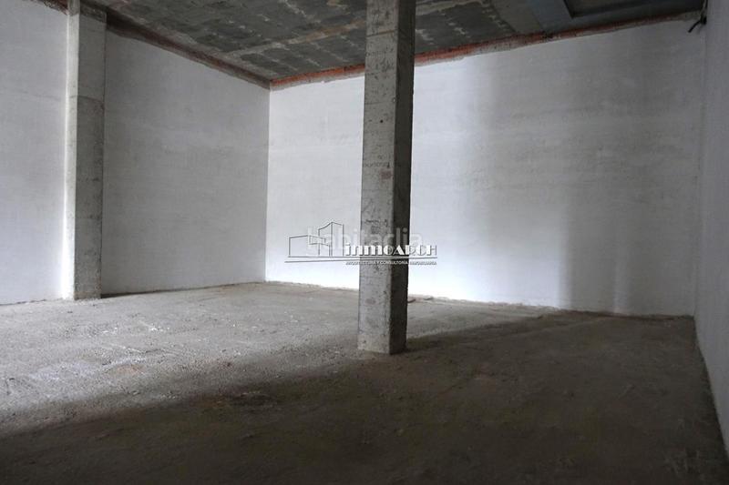 Foto 78b01f04-28eb-49f9-bbf5-f1ecf3cc5eae. Alquiler local comercial en Mesoiro Coruña (A)