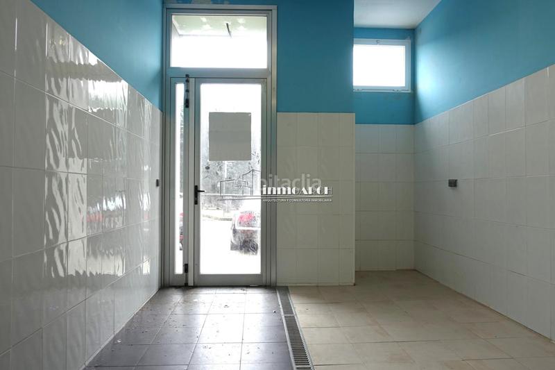 Foto d180ef00-b0d1-4acf-b92c-cb15e92fa8c1. Alquiler local comercial en Mesoiro Coruña (A)