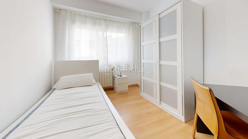 Foto 7e64e458-b42d-4eb6-b832-55dd216eebae. Rent flat with heating in Los Castros - Castrillón Coruña (A)
