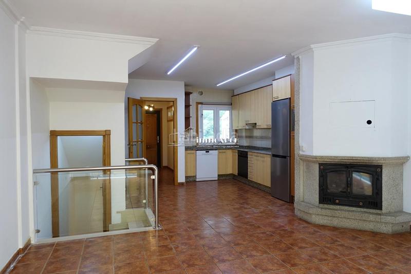 Foto 71473eb4-bb59-46a0-928b-05baafcbc21f. Casa con riscaldamento parcheggio in Vilaboa Sur Culleredo