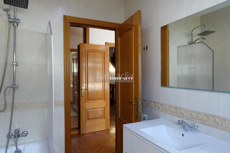Foto d44c2ddf-261e-4ef0-93ca-a569b9732956. Casa con riscaldamento parcheggio in Vilaboa Sur Culleredo