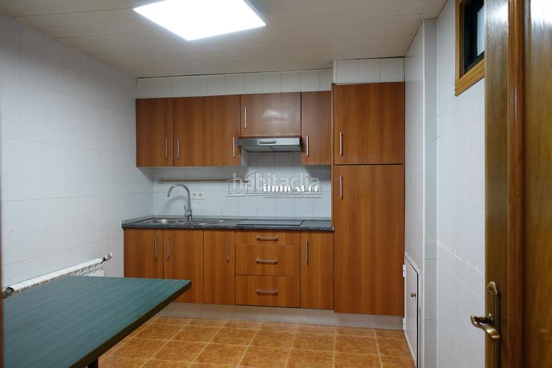 Foto ef57af88-ea06-44ff-937b-5527662648cb. Casa con riscaldamento parcheggio in Vilaboa Sur Culleredo