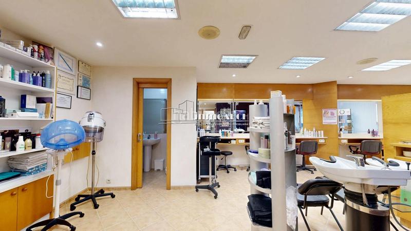 Foto 4a630191-fbdd-44ab-b010-d1916c006bfc. Local comercial en Agra del Orzán - Ventorrillo Coruña (A)