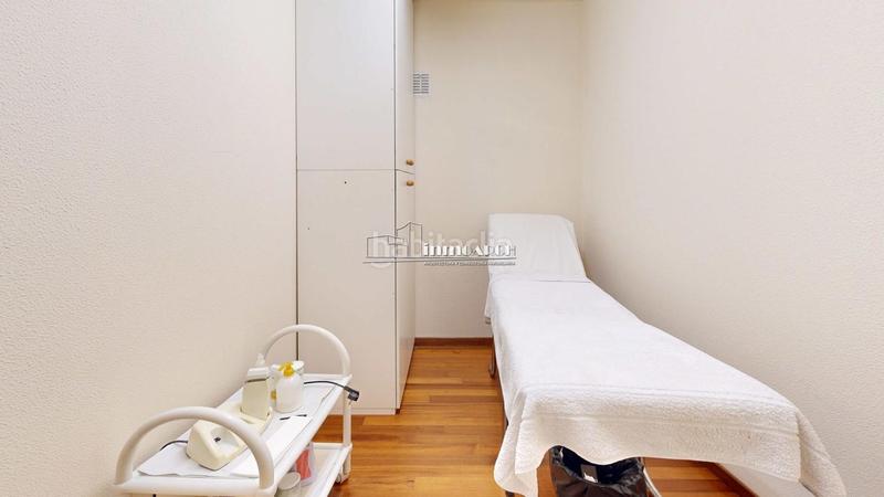 Foto ab34b2f0-34f6-49d6-9201-290ecfd01073. Local comercial en Agra del Orzán - Ventorrillo Coruña (A)