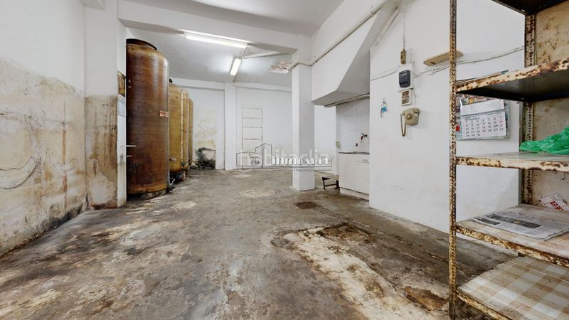 Foto 7f885886-d60c-4a82-8757-2eb2eb1effb4. Local comercial a Os Mallos Coruña (A)
