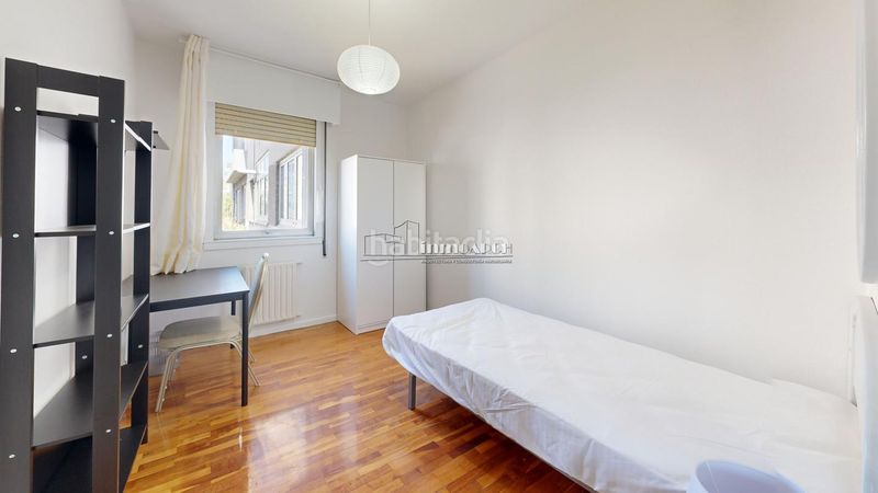 Foto 4b6404aa-6c0f-4e10-ab57-9864f3b3c69d. Rent flat in Someso - Matogrande Coruña (A)