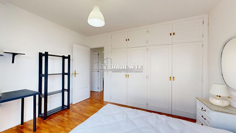 Foto 8f4b2ade-13dc-482a-8dff-15d638212808. Rent flat in Someso - Matogrande Coruña (A)