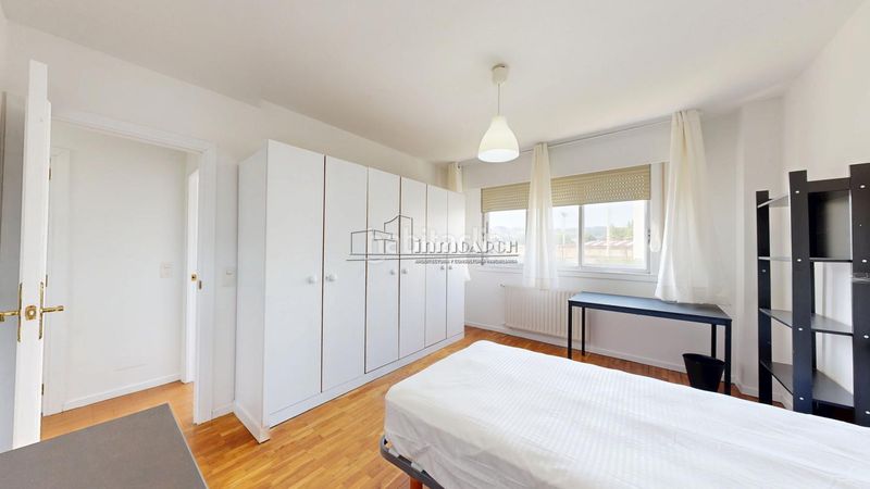 Foto b79fcc2d-a90e-401c-805c-a0e4d572f904. Rent flat in Someso - Matogrande Coruña (A)