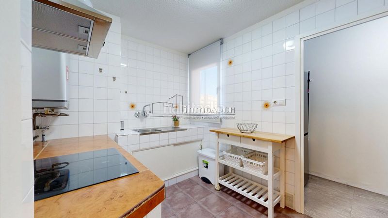 Foto 4079ee24-1093-4d13-ac07-0791ff6e2da0. Rent flat with heating in Someso - Matogrande Coruña (A)