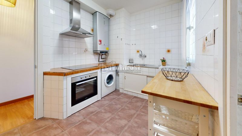 Foto bfa0f0b7-9cfa-41ff-8475-e14bd7255f61. Rent flat with heating in Someso - Matogrande Coruña (A)