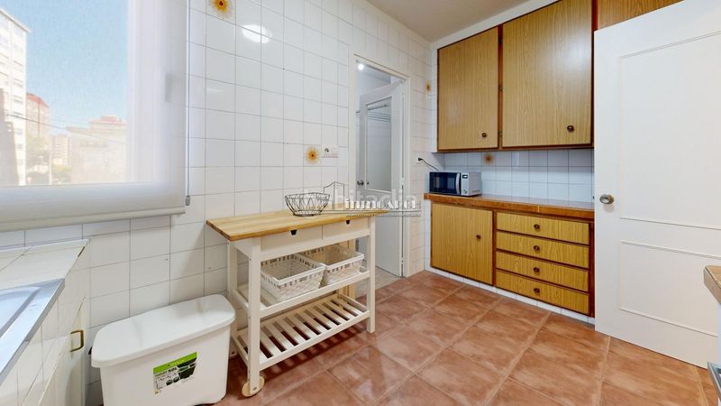 Foto d16e6ebb-afb8-43c4-b06d-484397cedde5. Rent flat with heating in Someso - Matogrande Coruña (A)