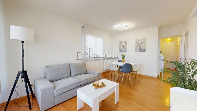 Foto f29f6378-a40b-49e7-9444-677a16d4d4eb. Rent flat with heating in Someso - Matogrande Coruña (A)