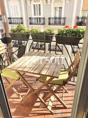Location Appartement à Russafa. Magnífico inmueble en el centro de ruzafa.

se trata de una vi