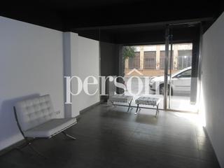 Local Comercial a El Castell. En venta dos bajos comerciales independientes en burjassot