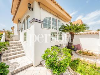 Casa a Mareny Blau. Chalet en playa del  mareny blau