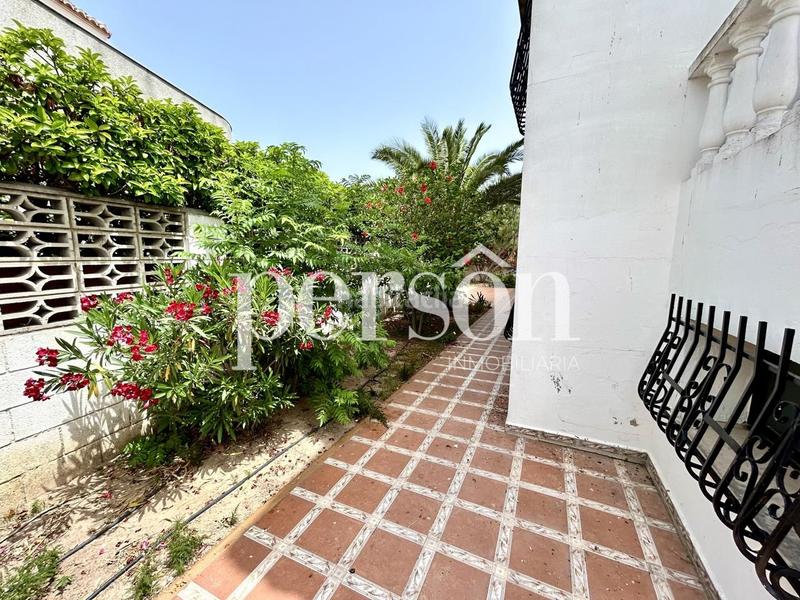 Foto 7a26eef8-4644-4a87-97a3-2270fb21ae86. Casa bifamiliare con piscina in Mareny Blau Sueca