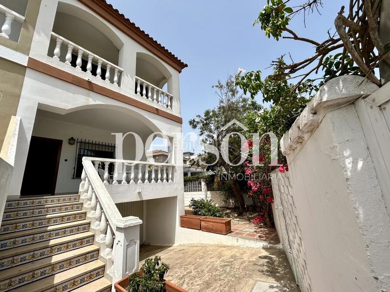 Foto 837d330a-7f96-43e3-a927-1bc421cfc9fb. Casa bifamiliare con piscina in Mareny Blau Sueca