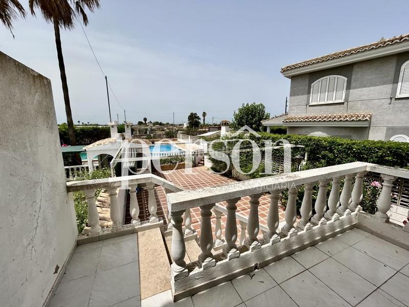 Foto b44655df-b0df-46b0-9a1b-255bd64a0117. Casa bifamiliare con piscina in Mareny Blau Sueca