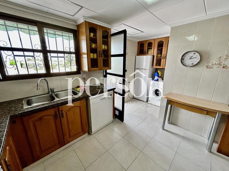 Foto bfe7e84b-49b3-4627-b96e-9b174e1371d3. Casa bifamiliare con piscina in Mareny Blau Sueca