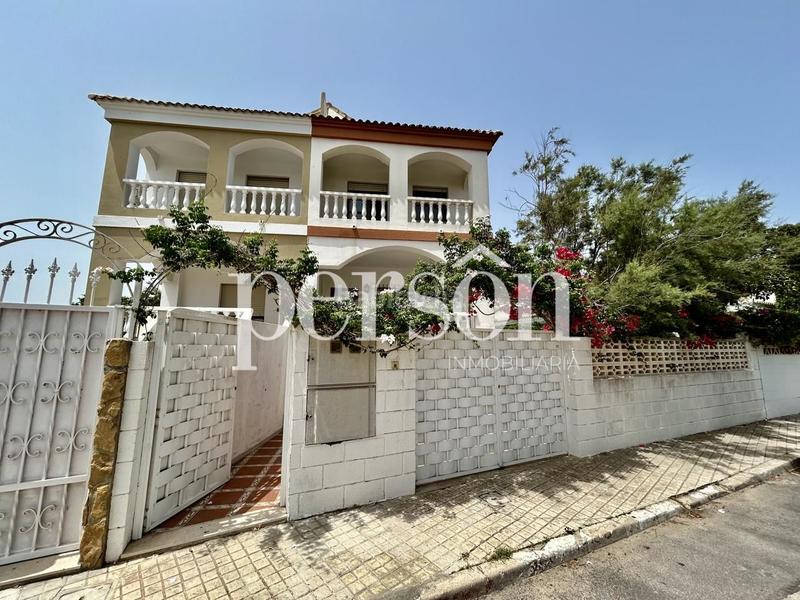 Foto cdd3a0db-02ae-4c81-8c01-a4a314fffff4. Casa bifamiliare con piscina in Mareny Blau Sueca