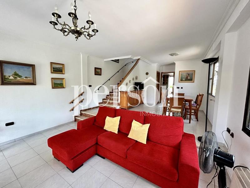 Foto dc853fe1-f804-4eeb-9565-c943497dd5f8. Casa bifamiliare con piscina in Mareny Blau Sueca