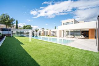 Maison à Nueva Santa Barbara - Cruz de Gracia. Chalet de lujo en nueva santa barbara