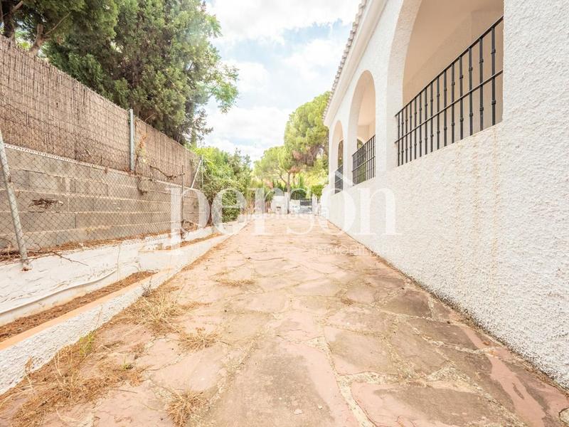 Foto d92f61e1-2b87-4d1a-8dd9-bf486f0f549d. Casa  independiente en campolivar en Godella