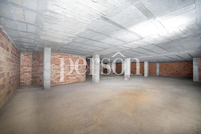 Foto 5c5ee9b3-4886-4b45-b10c-27fe90ec40a7. Local comercial bajo comercial con muchas posibilidades en Valencia