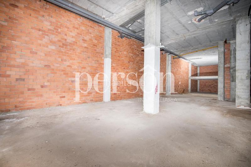 Foto 7b59f7f5-6723-40c3-b912-cce2355b2621. Local comercial bajo comercial con muchas posibilidades en Valencia