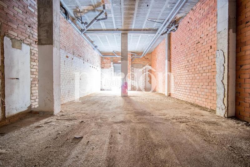 Foto 9fb14d0f-5c37-448f-bdf9-d11c59fba925. Local comercial bajo comercial con muchas posibilidades en Valencia