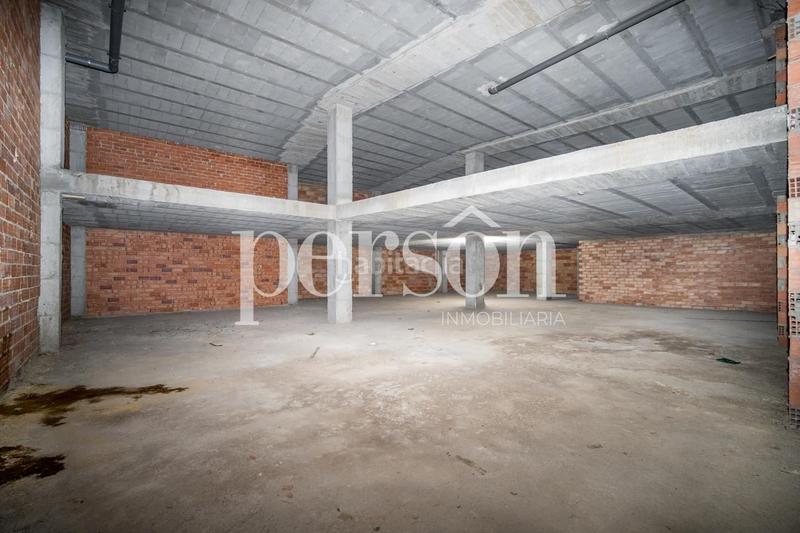 Foto fcf8c664-7fa0-4218-867b-568c0dfdc77a. Local comercial bajo comercial con muchas posibilidades en Valencia