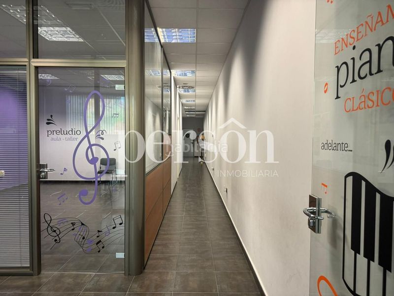 Foto b3332717-11f8-4048-9ee6-80ac8a427f75. Local comercial a Ausias March Alboraya