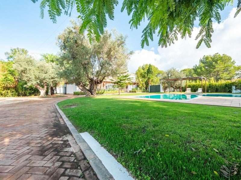 Foto c364ce3a-23b4-41b5-8bd2-fd7577d728ff. Masía exclusiva finca en Los Pinares-La Masia Bétera