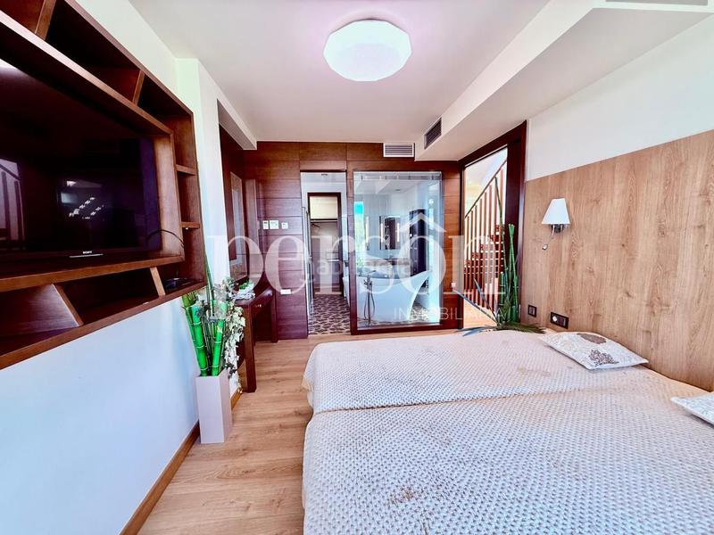 Foto 011155d3-d10d-42ba-a21a-fc44e5bc120f. Casa amb piscina a La Zenia Orihuela