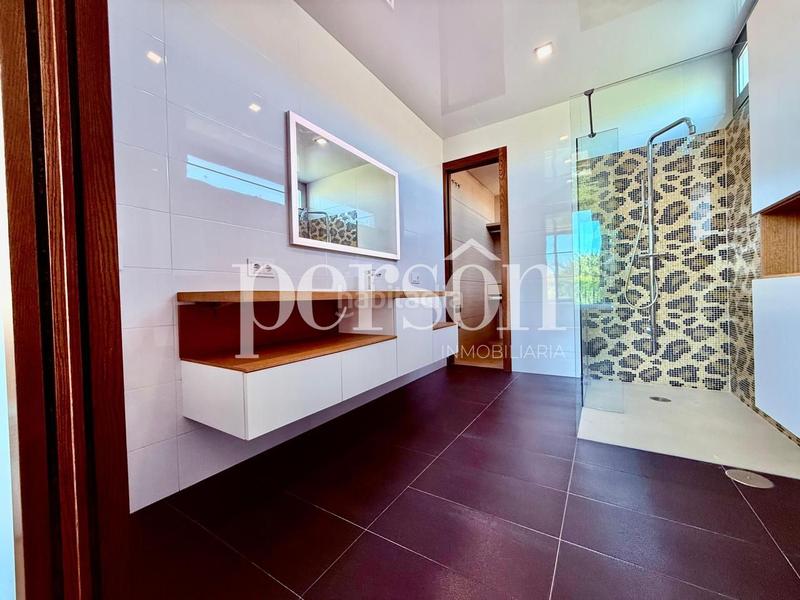 Foto 1692fcf4-6ddb-40dc-a4e7-4995f76bdf5d. Casa amb piscina a La Zenia Orihuela